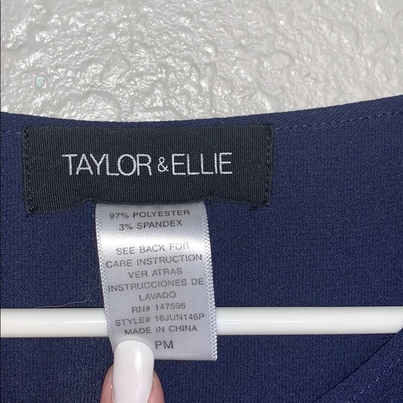 BNWOT Taylor & Ellie navy blue sheer top - Picture 3 of 4